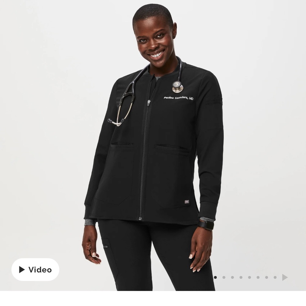 FIGS BLACK BELLERY SCRUB JACKET